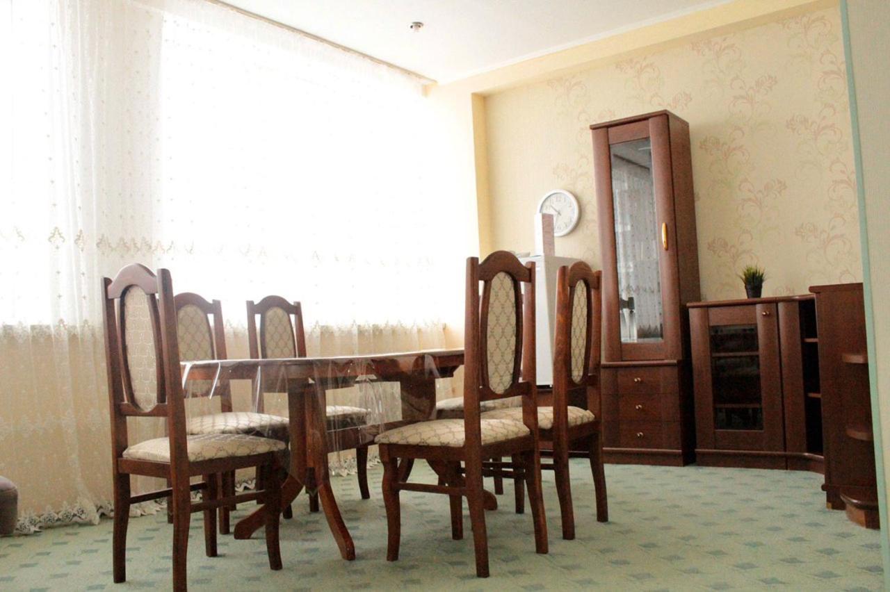 ホテルПавлодар エクステリア 写真